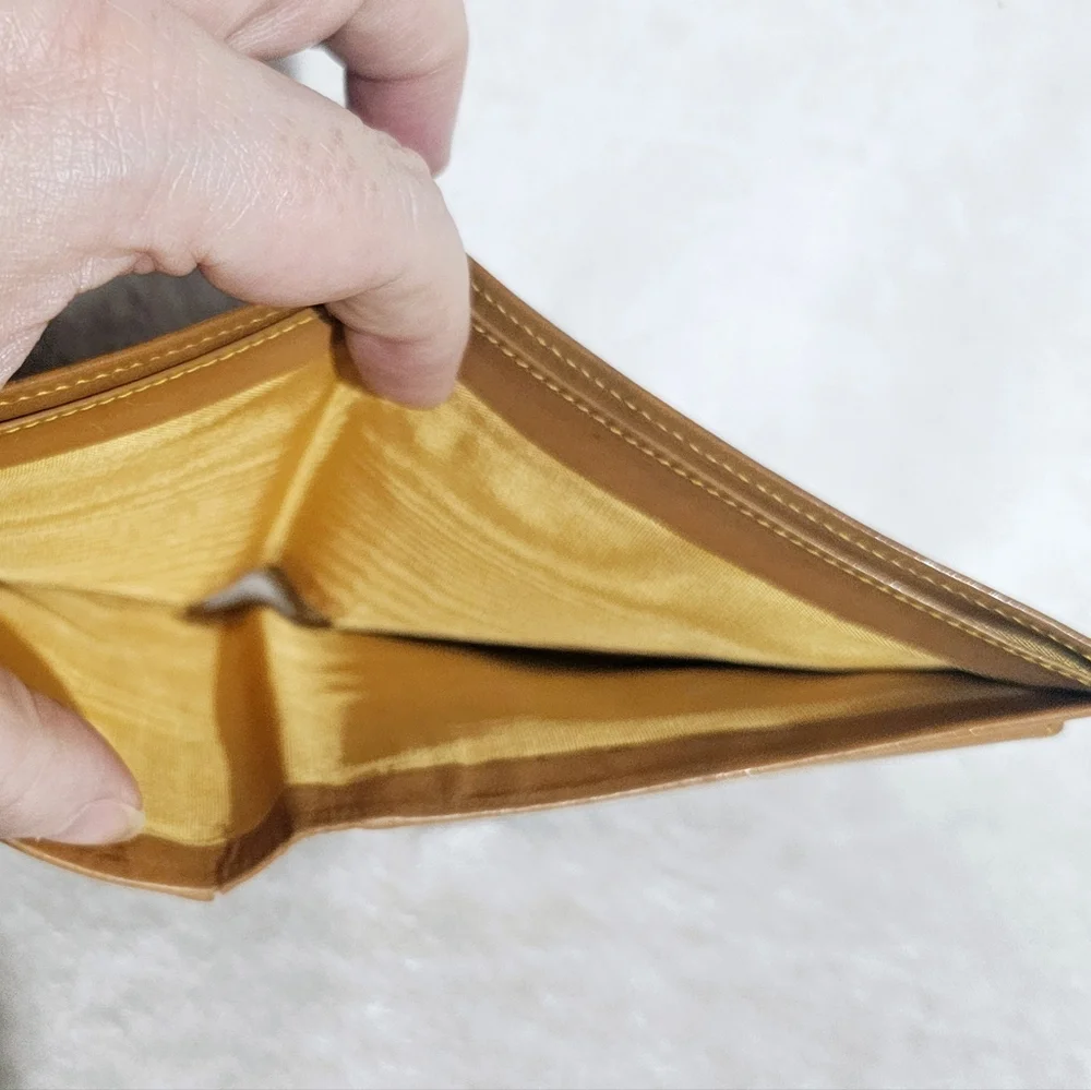 Hunting World Mens Green Bifold Wallet